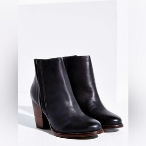 Silence + Noise Half-Stacked Heeled Ankle Boot